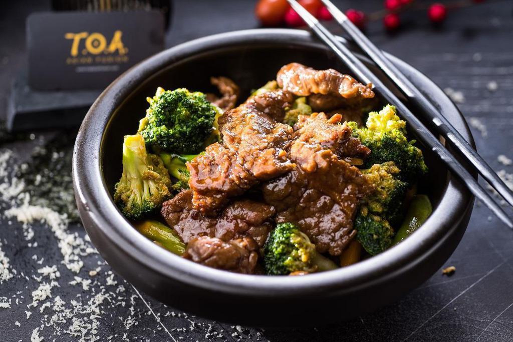 Lunch-Broccoli Beef · Sauteed with broccoli, served w. Chef's special brown sauce