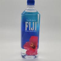 1 Liter Fiji Water · 1 liter
