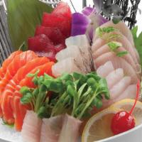 Sashimi Deluxe · 20 pcs assorted slice fish.