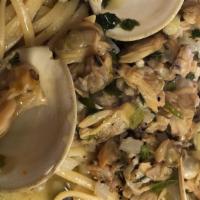 Linguini Clam Sauce · Red or white sauce.