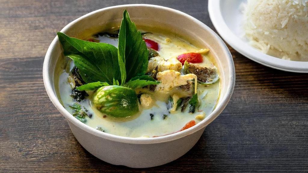 Green Curry · coconut milk, eggplant, bell pepper, basil, bamboo shoot