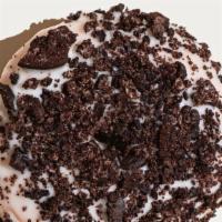 Cookies & Cream · Creamy vanilla glaze with crunchy Oreo pieces.