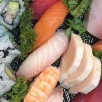 Sushi & Sashimi Combo · 10pcs of sashimi, 5pcs of sushi and a California roll
