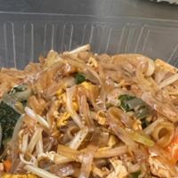 Padthai J · Stir-fried thin rice noodle with egg, garlic, broccoli, carrots, cabbages, chives, bean spro...