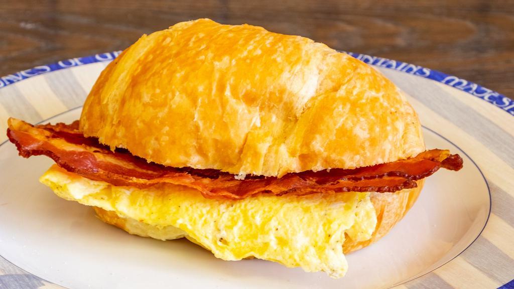 Sandwich Bacon And Egg Cheese Croissant · 