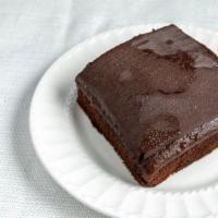 Jumbo Slice Chocolate Cake · 290 cal.