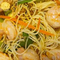 Shrimp Singapore Rice Noodles  · Stir fried rice noodle with shrimp,egg, onion, carrot, bean sprout,green pepper and Mild Cur...