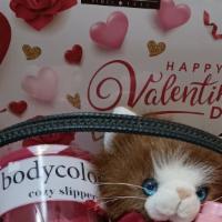 Small Valentine  Arrangement · SMALL VALENTINE DAY ARRANGEMENTS FOR SALE