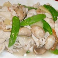 Moo Goo Gai Pan · chicken w. carrot, mushroom, snow pea,water chestnut in clear white sauce. Served w.  white ...
