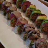 Ninja Roll · Inside: shrimp tempura, spicy tuna. Top: eel and avocado.