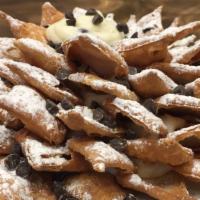 Cannoli Chips & Dip Large · Cannoli Chips with 1 pint of cream. Perfect for dipping. Serves 5-8.