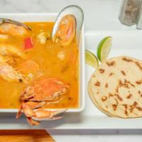 Sopa 7 Mares · Seven seafood soup. Clams, fish, crab, green mussel, calamari, shrimp and scallops.