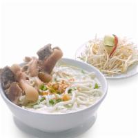Bánh Canh Giò Heo · Vietnamese rice noodle soup with pork hock.