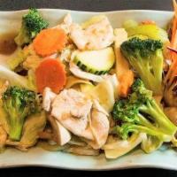 Garden Delight  · Stir fried your choice of meat with carrot, zucchini,. cabbage, baby corn, mushroom, celery ...