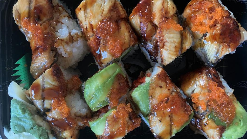 Sushi Combo · Avocado roll (12), salmon sushi (4).
