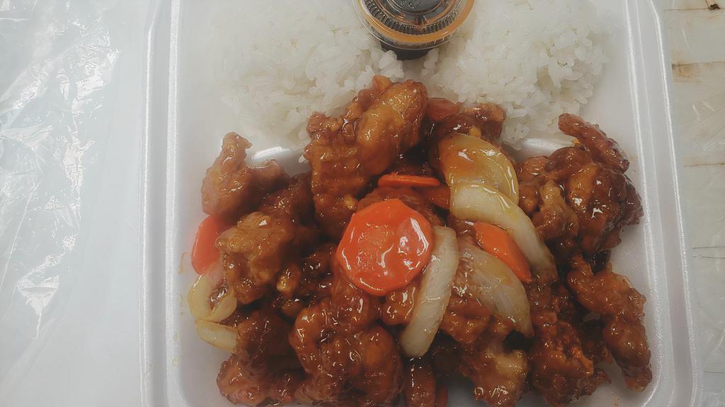 Regular Orange Chicken House Special · Deep fried chicken thigh with homemade orange sauce(made with fresh apples and oranges; pieces of the fruits may be found in the sauce). Served with rice