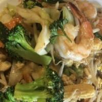 Pad Woon Sen · Choice of meat, stir fried glass noodles, egg, onions, cabbages, carrots, bean sprouts, broc...