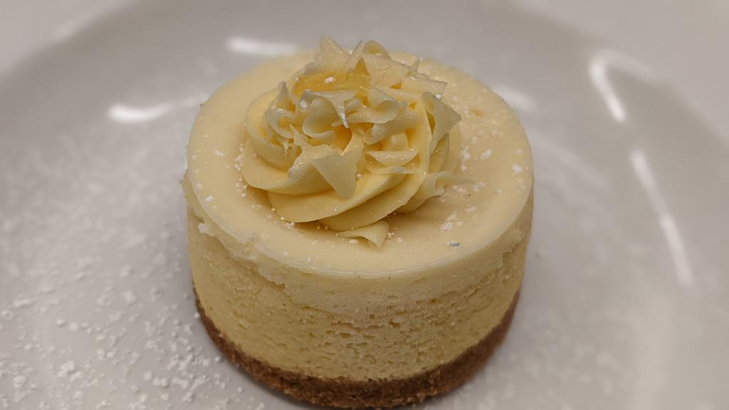 ✨ Cheesecake Al Limone · 3in Round Lemon Cheesecake

Another one that made the cut for our new Decadent Line.   Amazing!