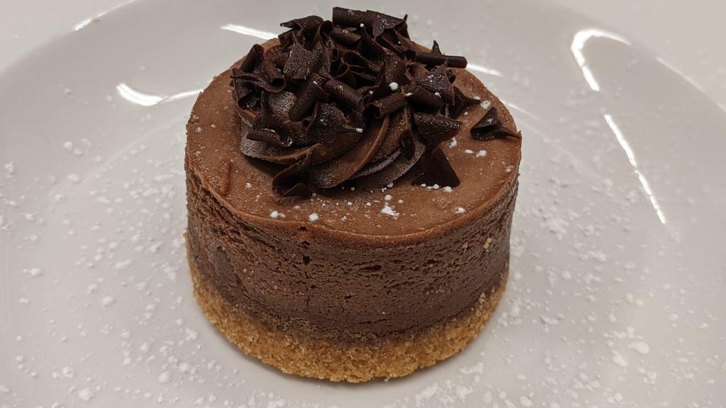 ✨ Cheesecake Al Cioccolato · 3in Round Chocolate Cheesecake.

Of course we had to add a chocolate cheesecake to a Decadent line of desserts,  a definitely worthy addition. Oh-My!
