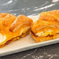Breakfast Sandwich (D) · Fried egg
Bacon
Cheddar cheese
Croissant