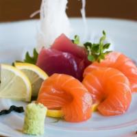 Salmon & Tuna Sashimi Appetizer · 3 pieces salmon sashimi & 2 pieces tuna sashimi.