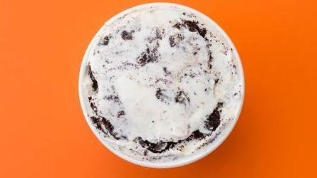 Domino (Cookies 'N' Cream) · Vanilla ice cream with crushed oreos.