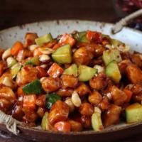 Kung Pao Chicken 宫保鸡 · Spicy