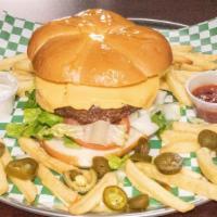 Cheese Burger Sandwich Sandwich · Ground beef, fresh tomatoe, pickles, fries, mozarele cheese.