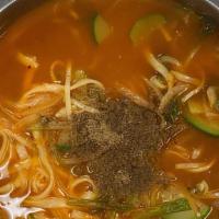 얼큰 칼국수 / Uhl Keun Kal Gook Soo · Handmade noodles with assorted vegetables in anchovy broth soup (Spicy).