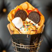 Waffle Of The Day · comes with 1 scoop of ice cream and random toppings/drizzle/Oreo