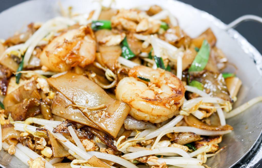 Char Kuey Teow (Ckt) · Stir fried flat rice noodle with shrimp, egg, chives and bean sprout.