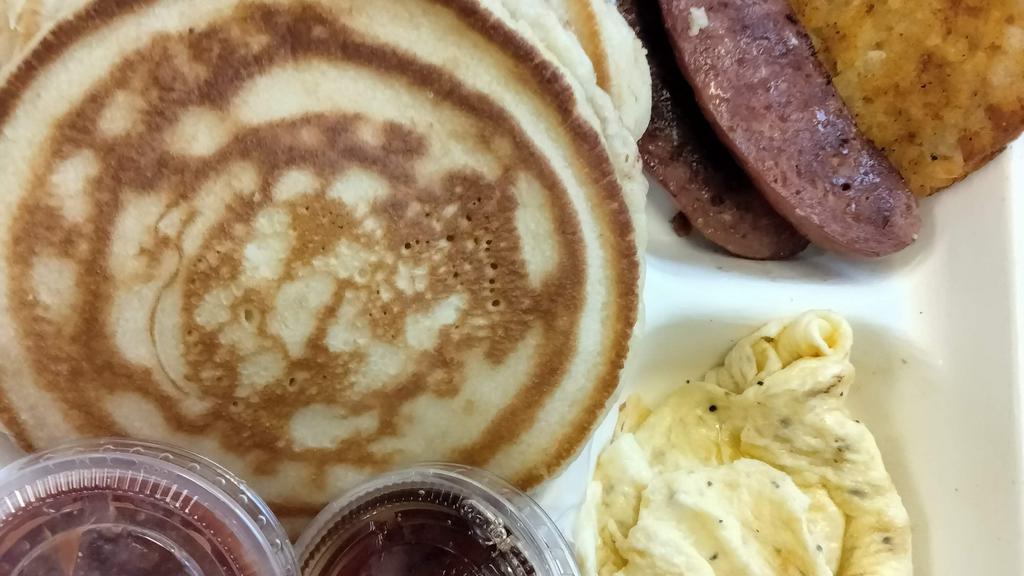 Silver Dollar Pancakewhich (V) · 2 Medium Pancakes with 1 fried egg in the
middle,1 side syrup
*GF/V options available
* Add Make it Spicy, Side Salsa, or Lactose Free Sour Cream under condiments*