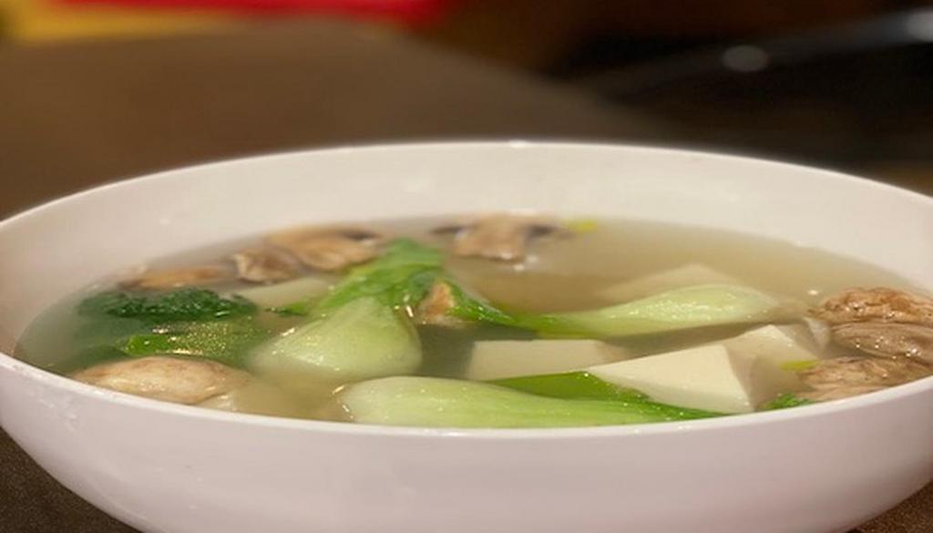 Veggie & Tofu Soup · Tofu, snow peas, white mushroom, broccoli, Shanghai bok choy.
