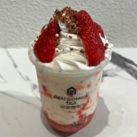 Strawberry Cream Slush/元气莓莓雪芙 · Fresh Cut Strawberry and Mango Milk Slush, with Homemade Whipped Cream, Crystal Boba is alre...