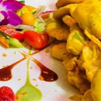 Jashan Vegetarian Platter · Consists 1 of each (samosa, paneer bulandi tikka, veg pakora, aloo tikki).
