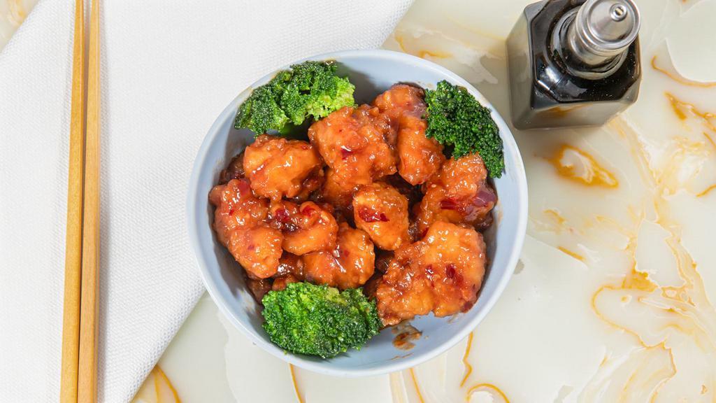 General Tso'S Chicken · Hot & Spicy. A crispy chunk of boneless chicken sautéed with chef's special hot sauce. Spicy.