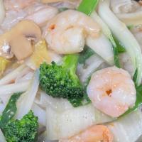 Shrimp Chow Fun · Wet Style include Veggies +2$