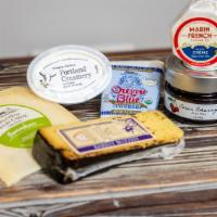 Cheese Lover'S Tasting Package · A box for cheese lovers!

Set up a tasting experience with five different cheese varieties a...