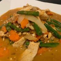 Pad Peanut Sauce · Stir-fried chicken or tofu with carrot, green bean, and white onion, in a brown peanut sauce.