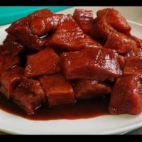 Gored Gored · Beef cubes seasoned with special butter, onion and mitmita (a hot chili pepper).