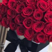 Lush Bouquet Roses Luxury Box · 