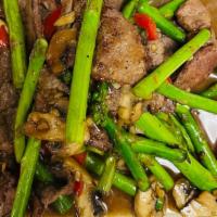 Beef Asparagus · Beef with fresh mushrooms and asparagus in oyster sauce.