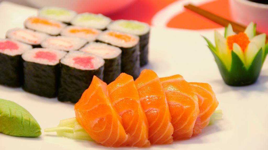 Salmon Maki · Total 16 pieces of salmon,tuna, crab, cucumber roll & 5 pieces of salmon sashimi
