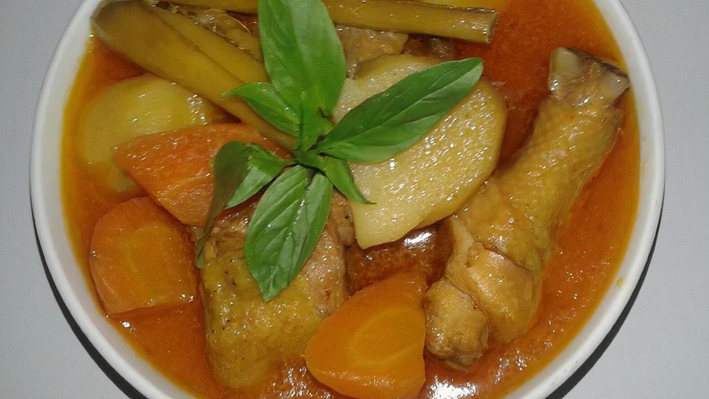 Thai Red Curry - Cari Gà · Thai chicken curry served with white rice