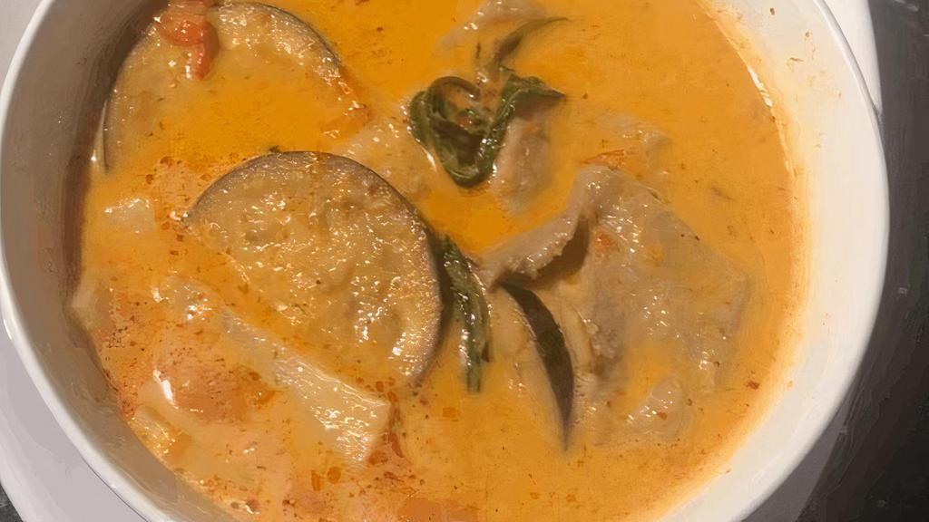 C3  Red Curry * · With bamboo shoots and eggplant
