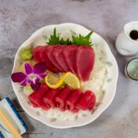 Tekka Don · Sushi rice topped with tuna.