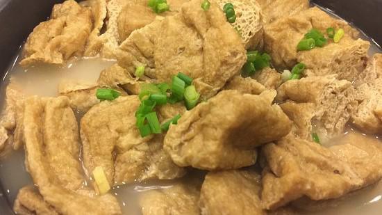 Chicken Yat Gaw Mein · Served with crispy noodles.