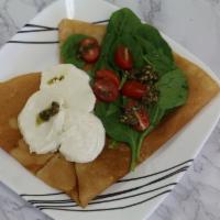 Mozzarella Spinach Icrepe · mozzarella, spinach, tomato, basil pesto