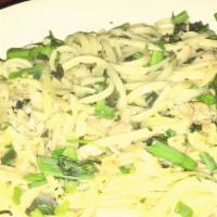 Linguine With Clams · Linguini with clams green onion, olive oil, basil and garlic with choice of red or white sauce