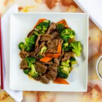Beef Broccoli/芥蓝牛 · Our combo come with one egg roll, and two fried wontons.